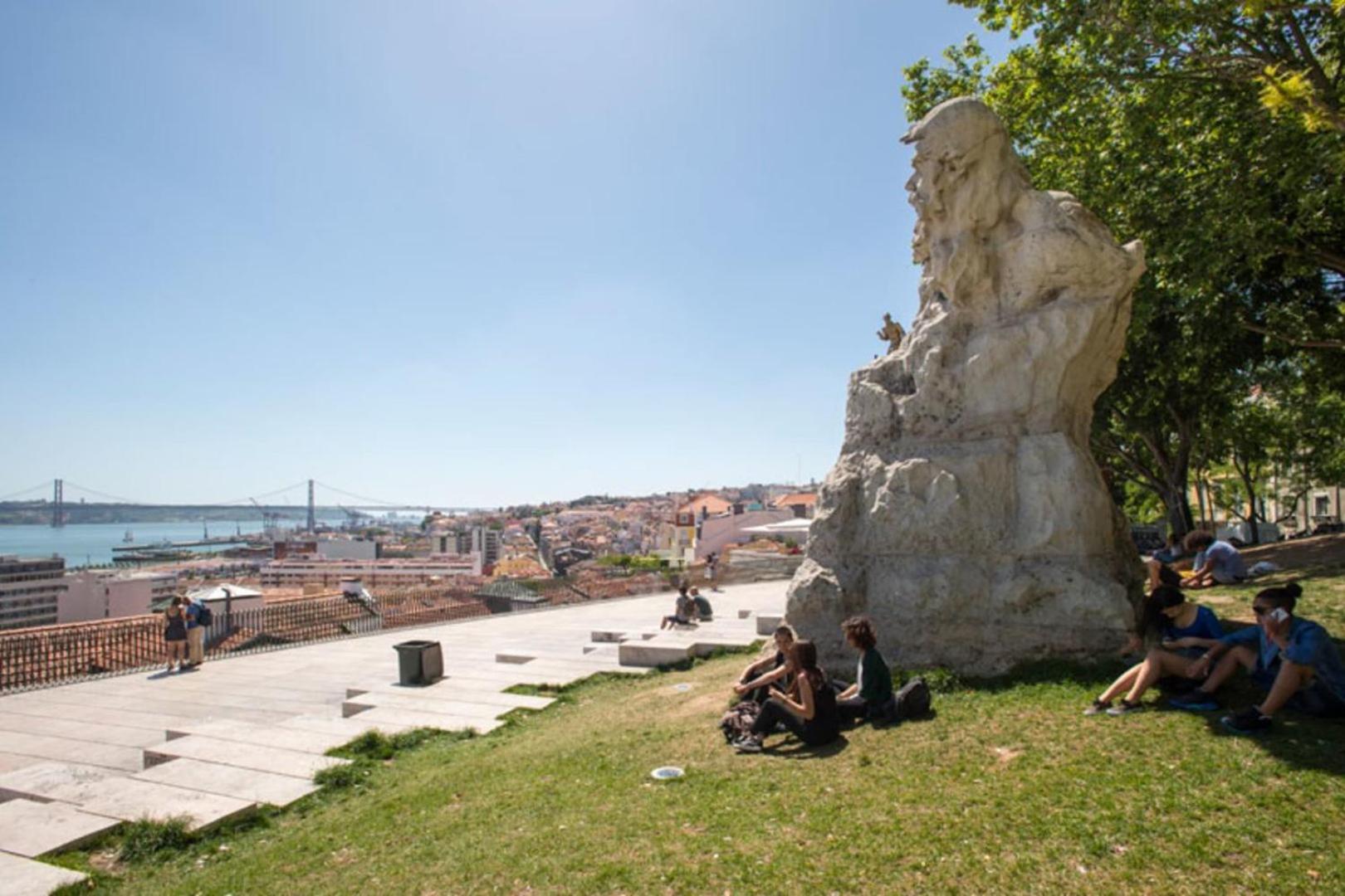 Guestready - Exclusive Apartment At Sao Bento Lisbon Bagian luar foto